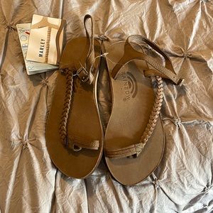 Rainbow Marley Sandal. Size 6 with tags!